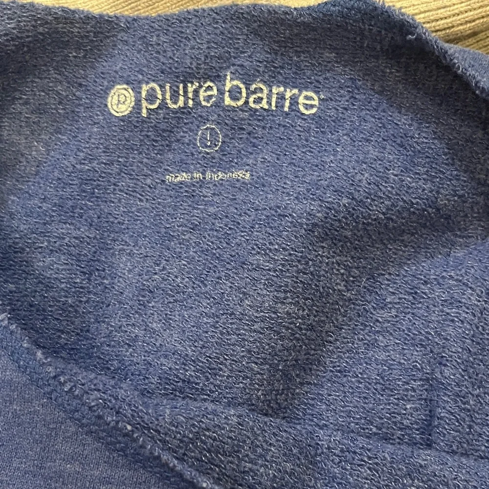 Pure barre circle P sweatshirt Large - Picture 3 of 4